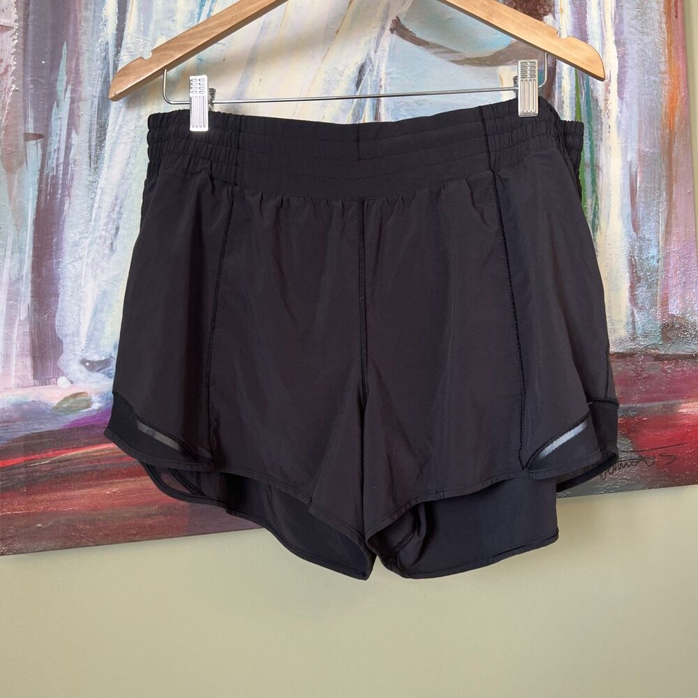 Lululemon Shorts Women’s Size 14 Black Lined Reflective Pockets Athletic